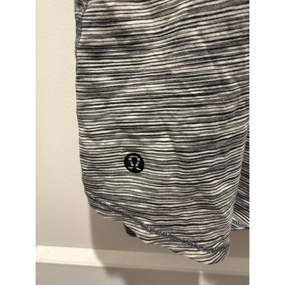 Women’s Lululemon Essential Tank Space Dye Camo Seal Grey Deep Coal Size 6 - Picture 3 of 4